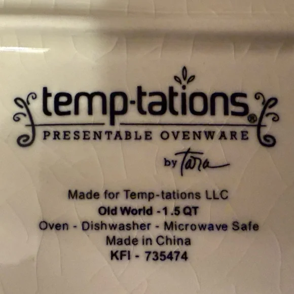 Temptations by Tara old world blue 1.5 qt rectangular baking dish. 3 Pieces - Picture 4 of 5